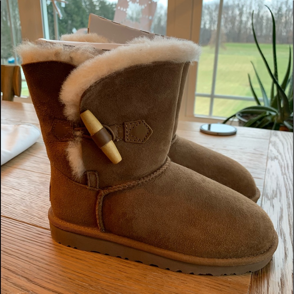 New Never Kids Worn Ugg Boots